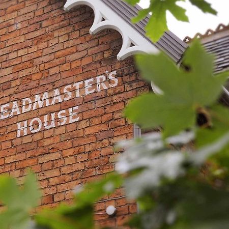 The Cholmondeley Arms Hotel Wrenbury ภายนอก รูปภาพ