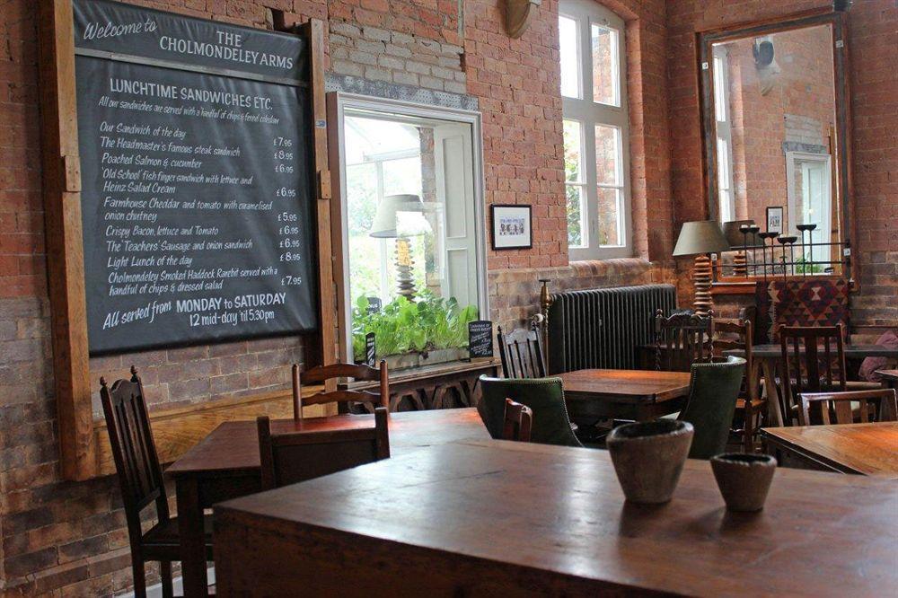 The Cholmondeley Arms Hotel Wrenbury ภายนอก รูปภาพ